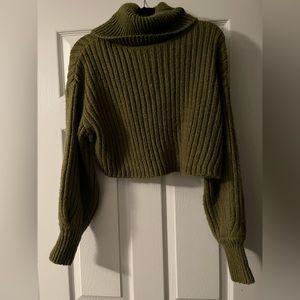 Urban outfitters Cropped Cowl turtleneck with balloon sleeves. Size Large